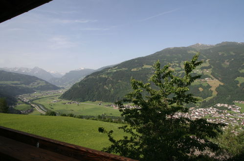 Foto 9 - Apartamento de 4 quartos em Aschau im Zillertal com vista para a montanha