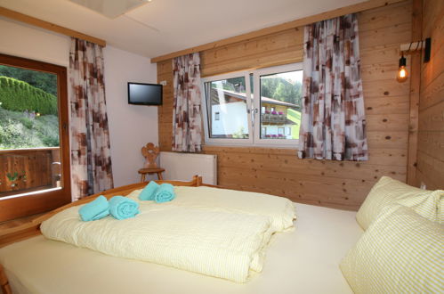 Photo 23 - Appartement de 4 chambres à Aschau im Zillertal avec vues sur la montagne