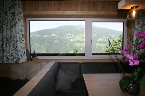 Foto 10 - Appartamento con 4 camere da letto a Aschau im Zillertal con vista sulle montagne