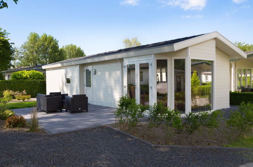 Photo 1 - Maison de 2 chambres à Noord-Scharwoude avec piscine et jardin