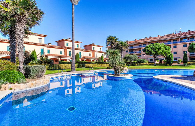 Apartamento de 3 quartos em Pals com piscina e jardim - Foto 2
