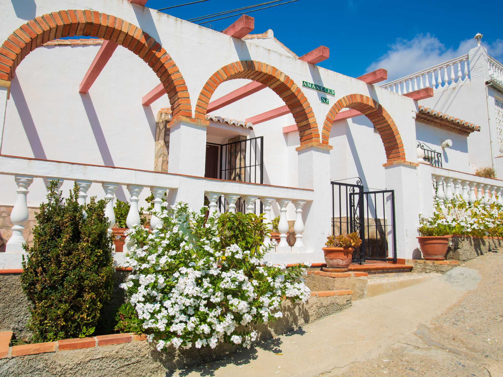 Photo 3 - 3 bedroom House in Almuñécar with garden and sea view