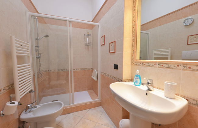 Casa de 5 quartos em Floridia com piscina privada e jardim - Foto 17