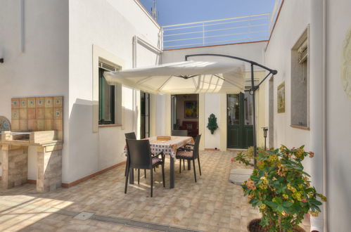 Foto 32 - Casa con 4 camere da letto a Floridia con piscina privata e vista mare