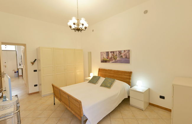 Casa de 5 quartos em Floridia com piscina privada e jardim - Foto 11