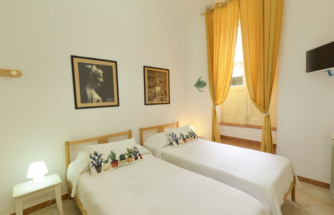 Casa de 5 quartos em Floridia com piscina privada e jardim - Foto 16