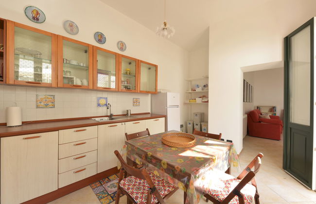 Casa de 5 quartos em Floridia com piscina privada e jardim - Foto 7