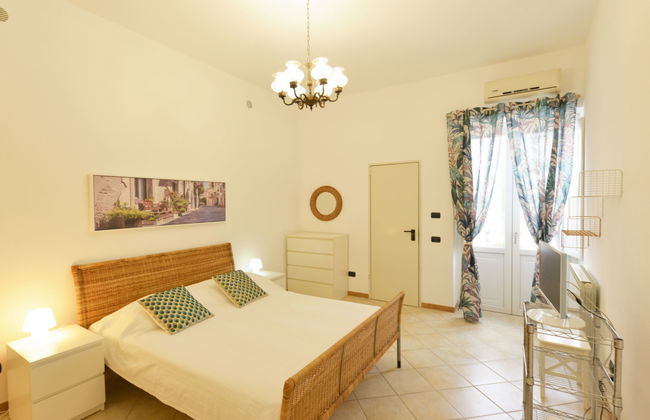 Casa de 5 quartos em Floridia com piscina privada e jardim - Foto 12