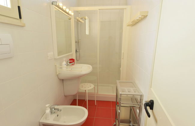 Casa de 5 quartos em Floridia com piscina privada e jardim - Foto 26