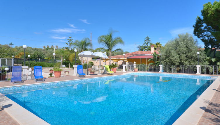 Foto 1 - Casa de 2 quartos em Floridia com piscina privada e vistas do mar