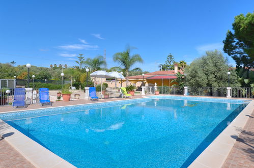 Photo 1 - Maison de 2 chambres à Floridia avec piscine privée et vues à la mer