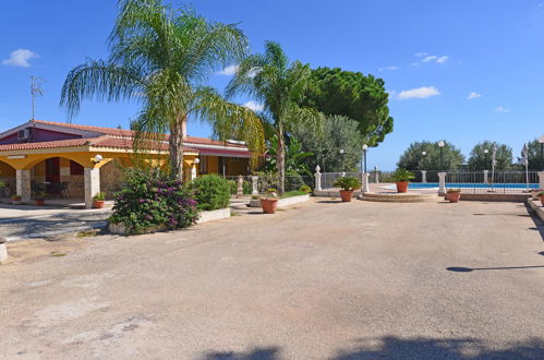 Photo 20 - Maison de 2 chambres à Floridia avec piscine privée et jardin