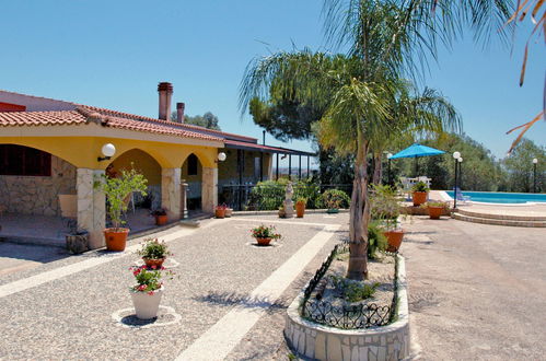 Foto 3 - Casa de 2 quartos em Floridia com piscina privada e vistas do mar