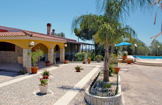 Photo 3 - Maison de 2 chambres à Floridia avec piscine privée et jardin