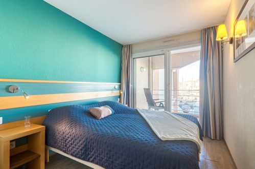 Foto 16 - Appartamento con 2 camere da letto a Fréjus con piscina e vista mare