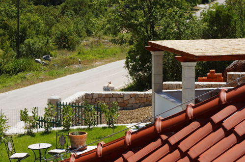 Foto 30 - Casa de 3 quartos em Zagvozd com piscina privada e terraço