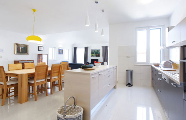 Casa con 4 camere da letto a Zagvozd con piscina privata e giardino - Foto 27