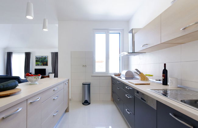 Casa con 4 camere da letto a Zagvozd con piscina privata e giardino - Foto 11