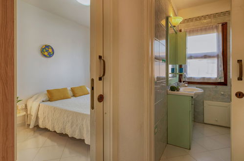 Photo 21 - 2 bedroom Apartment in Golfo Aranci with garden and sea view