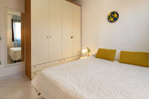 Foto 19 - Apartamento de 2 quartos em Golfo Aranci com jardim e terraço