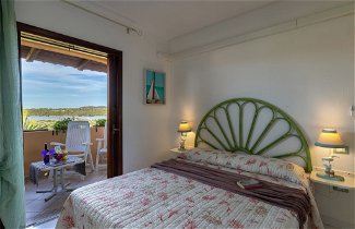 Photo 3 - Appartement de 2 chambres à Golfo Aranci avec jardin et vues à la mer