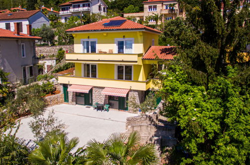 Foto 2 - Apartamento en Opatija con terraza y vistas al mar