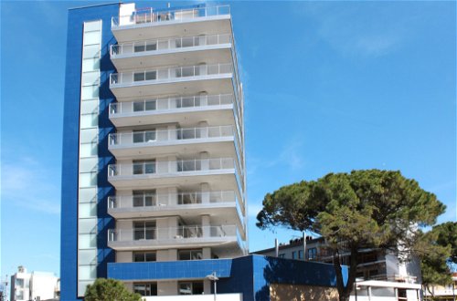 Foto 3 - Appartamento con 2 camere da letto a Lignano Sabbiadoro con vista mare
