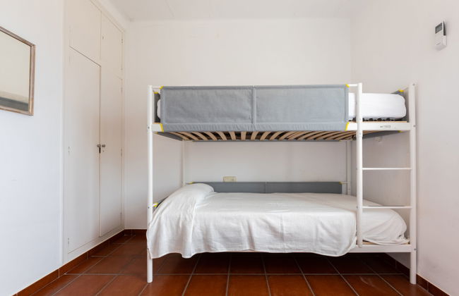 Casa de 5 quartos em Torredembarra com piscina privada e jardim - Foto 26