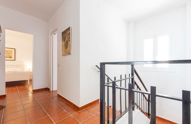 Casa de 5 quartos em Torredembarra com piscina privada e jardim - Foto 12