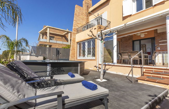 Casa de 5 quartos em Torredembarra com piscina privada e jardim - Foto 28