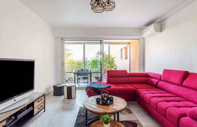 Appartement de 3 chambres à Saint-Laurent-du-Var avec piscine et jardin - Photo 2