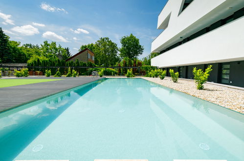 Photo 15 - Appartement de 1 chambre à Balatonszemes avec piscine et jardin