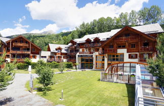 Foto 1 - Apartamento en Saint-Chaffrey con piscina y vistas a la montaña