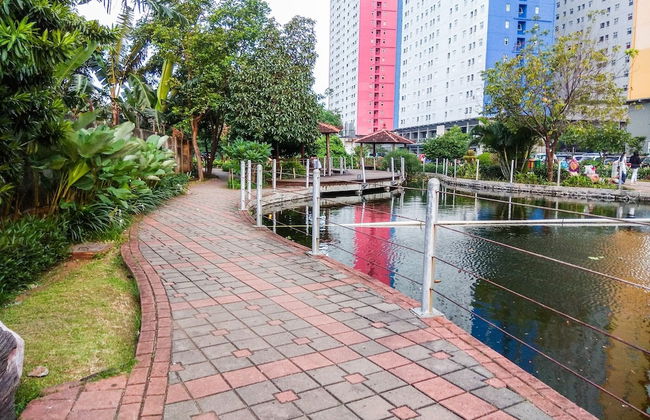 Stylish and Comfortable Studio Green Pramuka Apartment - Foto 1