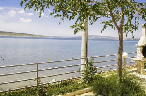 Foto 13 - Apartamento de 2 quartos em Obrovac com terraço e vistas do mar