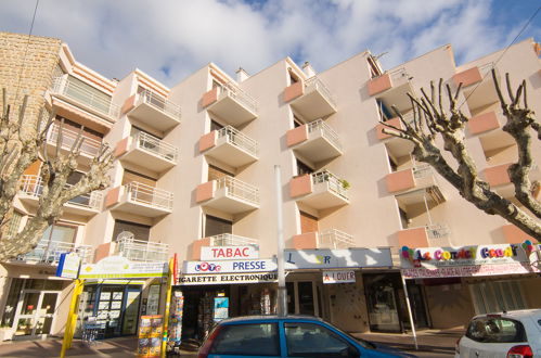 Foto 17 - Appartamento con 1 camera da letto a Cavalaire-sur-Mer con terrazza