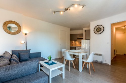 Foto 2 - Apartamento de 1 habitación en Cavalaire-sur-Mer con vistas al mar