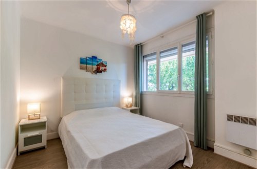 Foto 5 - Apartamento de 1 habitación en Cavalaire-sur-Mer con vistas al mar
