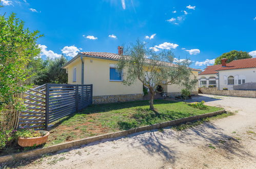 Foto 48 - Casa de 3 quartos em Vodnjan com piscina privada e vistas do mar