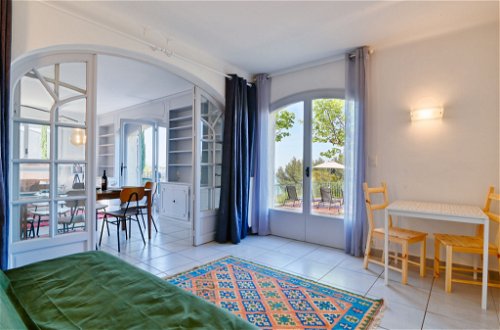 Foto 23 - Casa con 3 camere da letto a Sanary-sur-Mer con piscina privata e vista mare