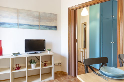 Foto 6 - Apartment mit 1 Schlafzimmer in San Bartolomeo al Mare mit blick aufs meer