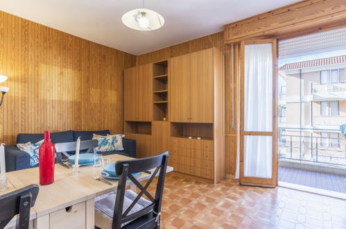 Foto 2 - Apartment mit 1 Schlafzimmer in San Bartolomeo al Mare mit blick aufs meer