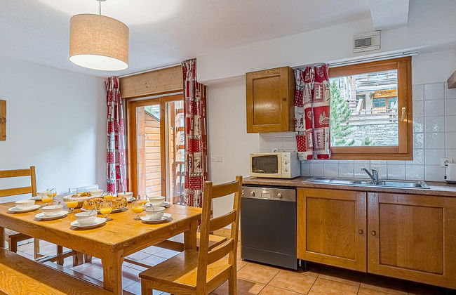 3 bedroom Apartment in Vaujany with swimming pool and terrace - Photo 9