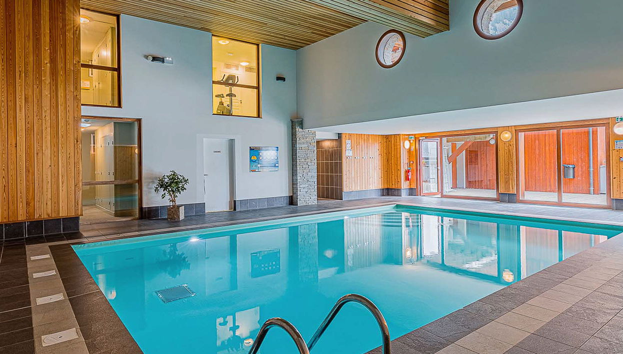 Apartment mit 2 Schlafzimmern in Vaujany mit schwimmbad und sauna - Foto 1