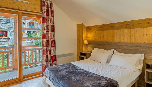 5 bedroom Apartment in Vaujany with swimming pool and terrace - Photo 4