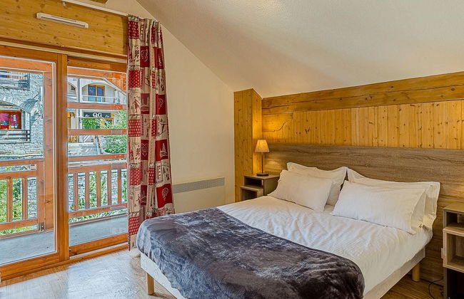 3 bedroom Apartment in Vaujany with swimming pool and terrace - Photo 4