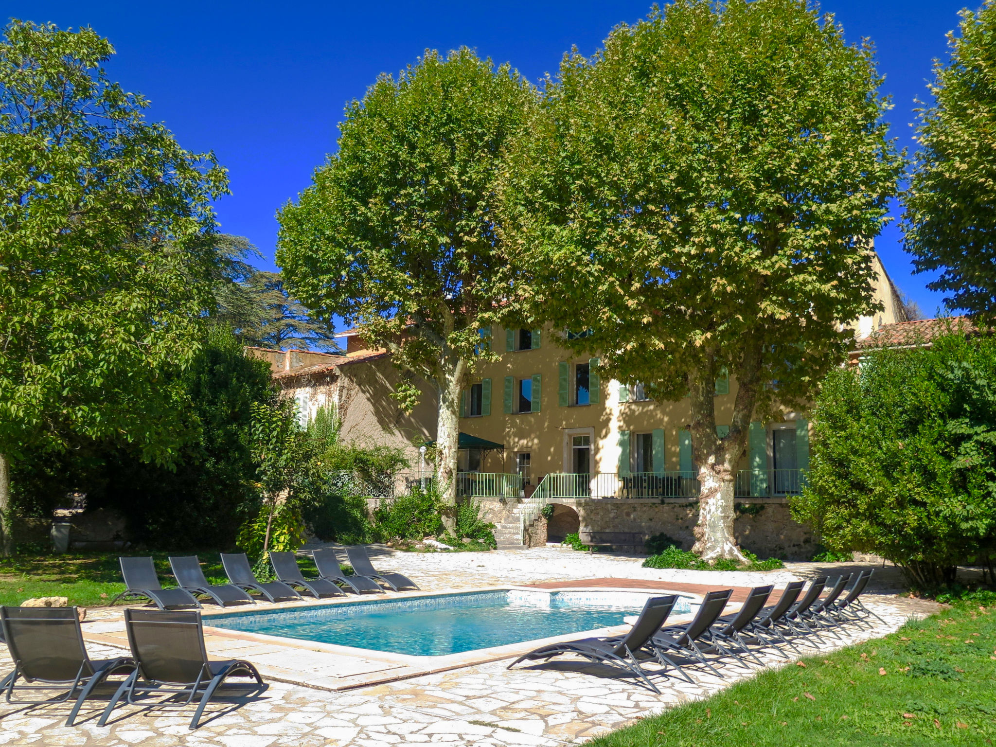 Photo 1 - Maison de 4 chambres à Besse-sur-Issole avec piscine et jardin