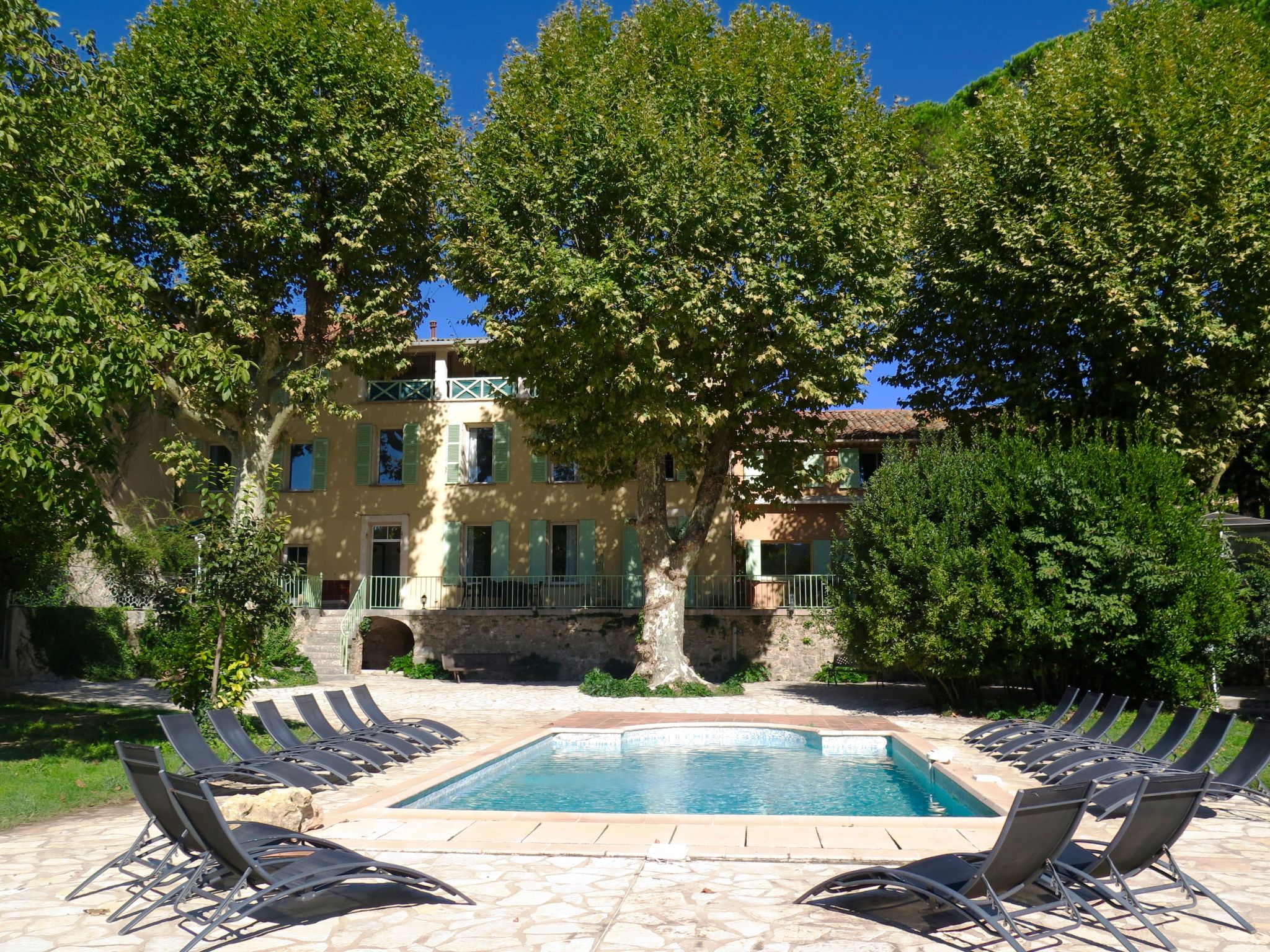 Foto 1 - Casa de 5 habitaciones en Besse-sur-Issole con piscina y jardín