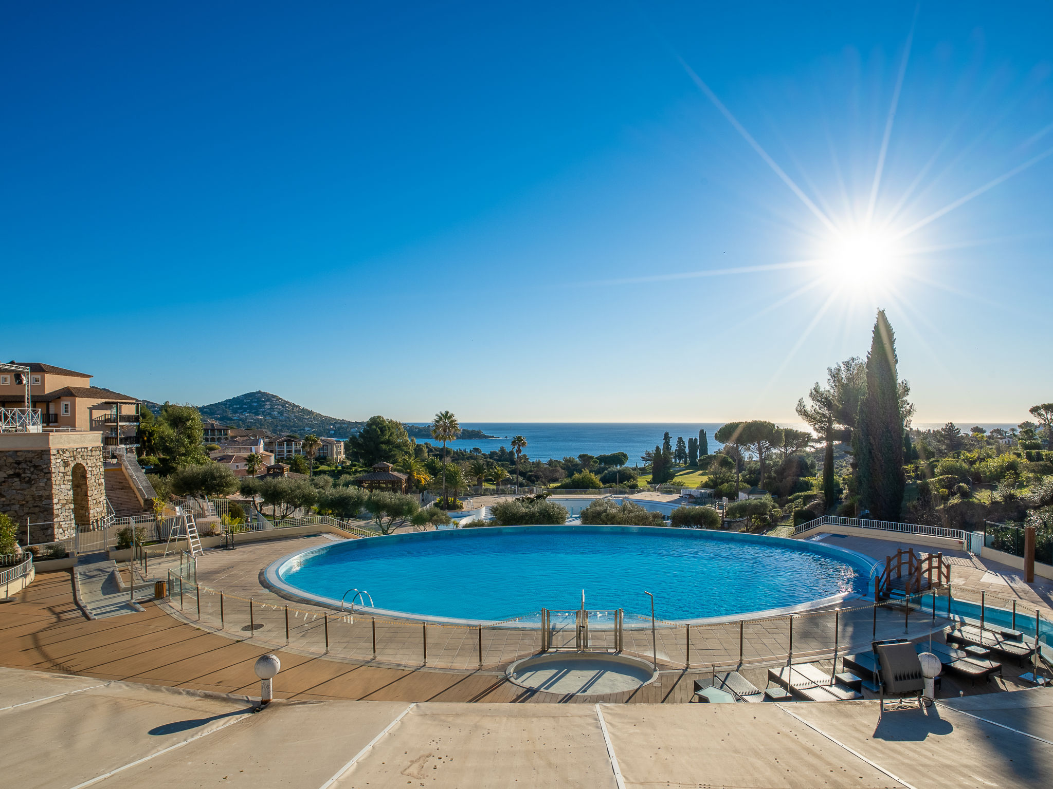 Photo 2 - Appartement de 1 chambre à Saint-Raphaël avec piscine et vues à la mer