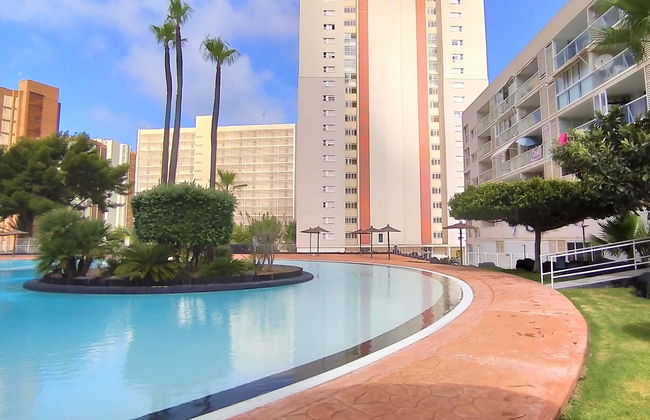 3 bedroom Apartment in Benidorm with swimming pool and terrace - Photo 32